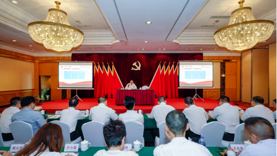 尊龙凯时集团任丁书记带头讲授“不忘初心、牢记使命”主题教育专题党课