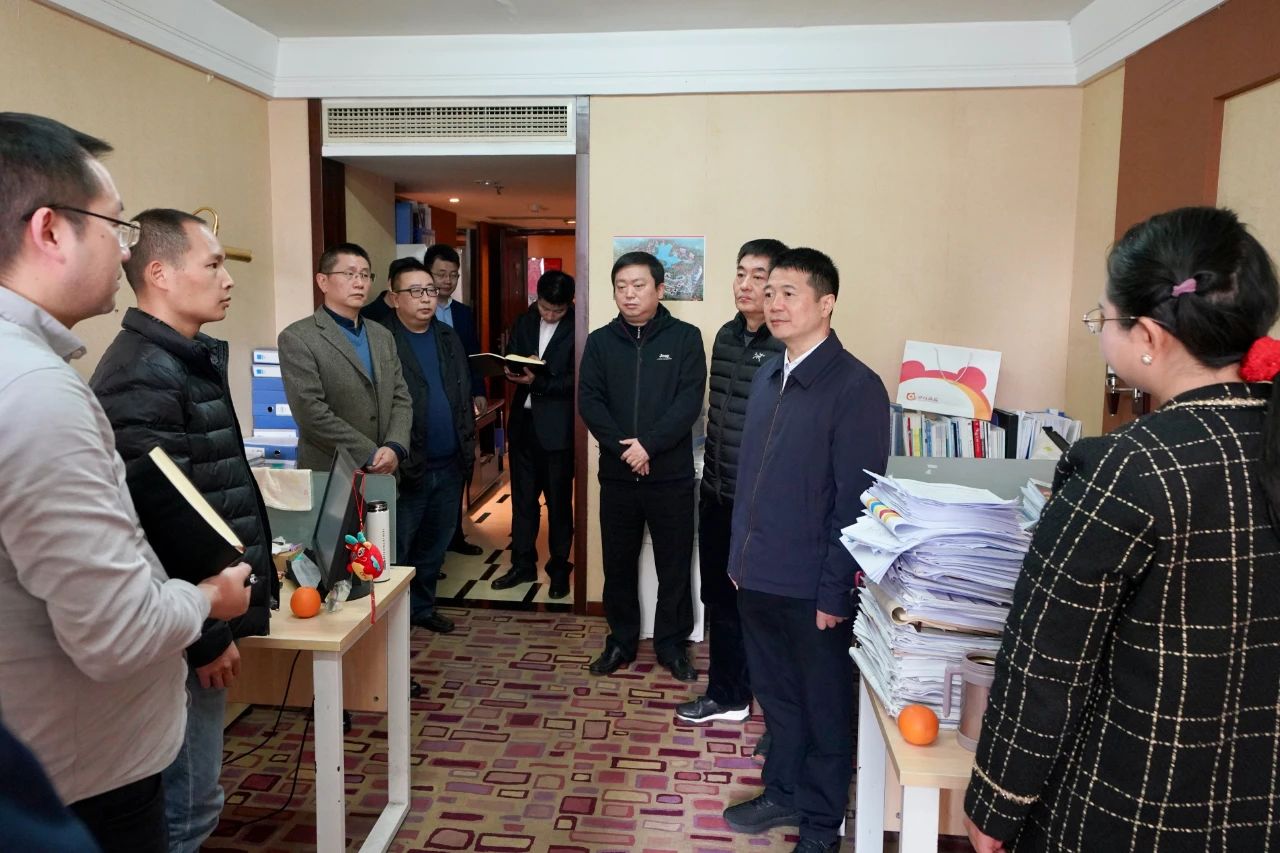 迎新春，鼓干劲，开新局！省尊龙凯时集团领导班子慰问总部干部员工